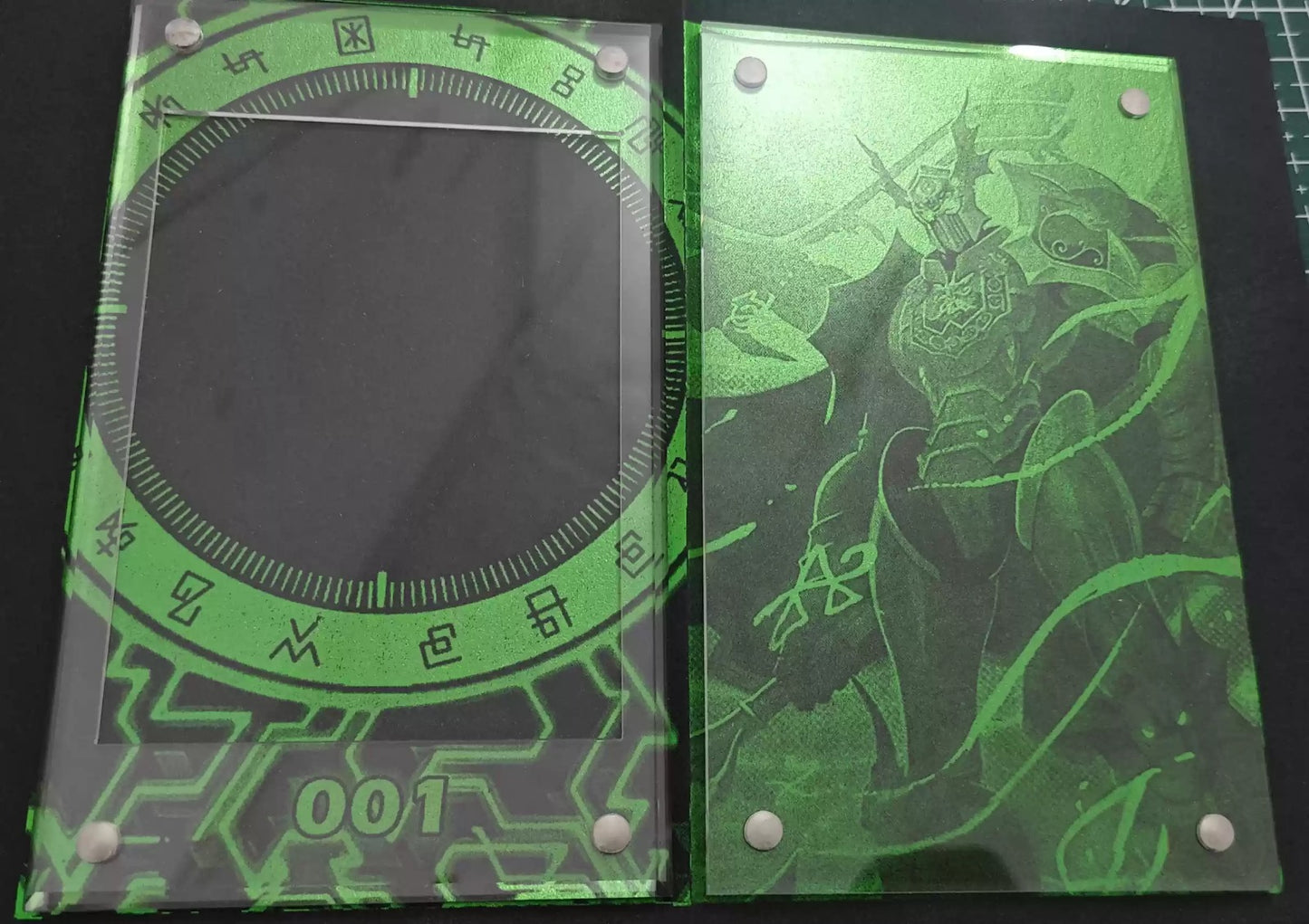 [Frame] Digimon Acrylic Card Display / Holder - Medieval Gallantmon
