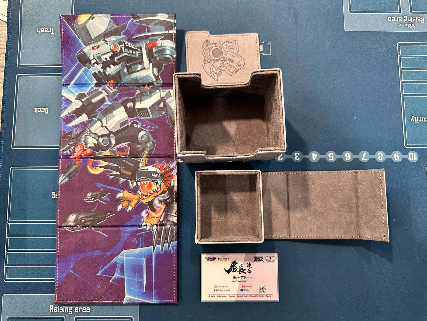 [Deck Box] Machinedramon Mugendramon Grey Leather Deck Box with Bag Digimon